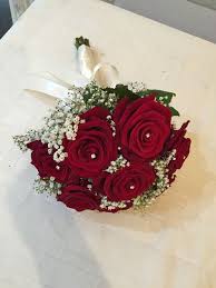 8 Red Roses Bouquet