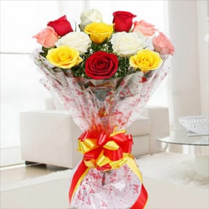 12 roses mix sleeping paper red yellow ribbon